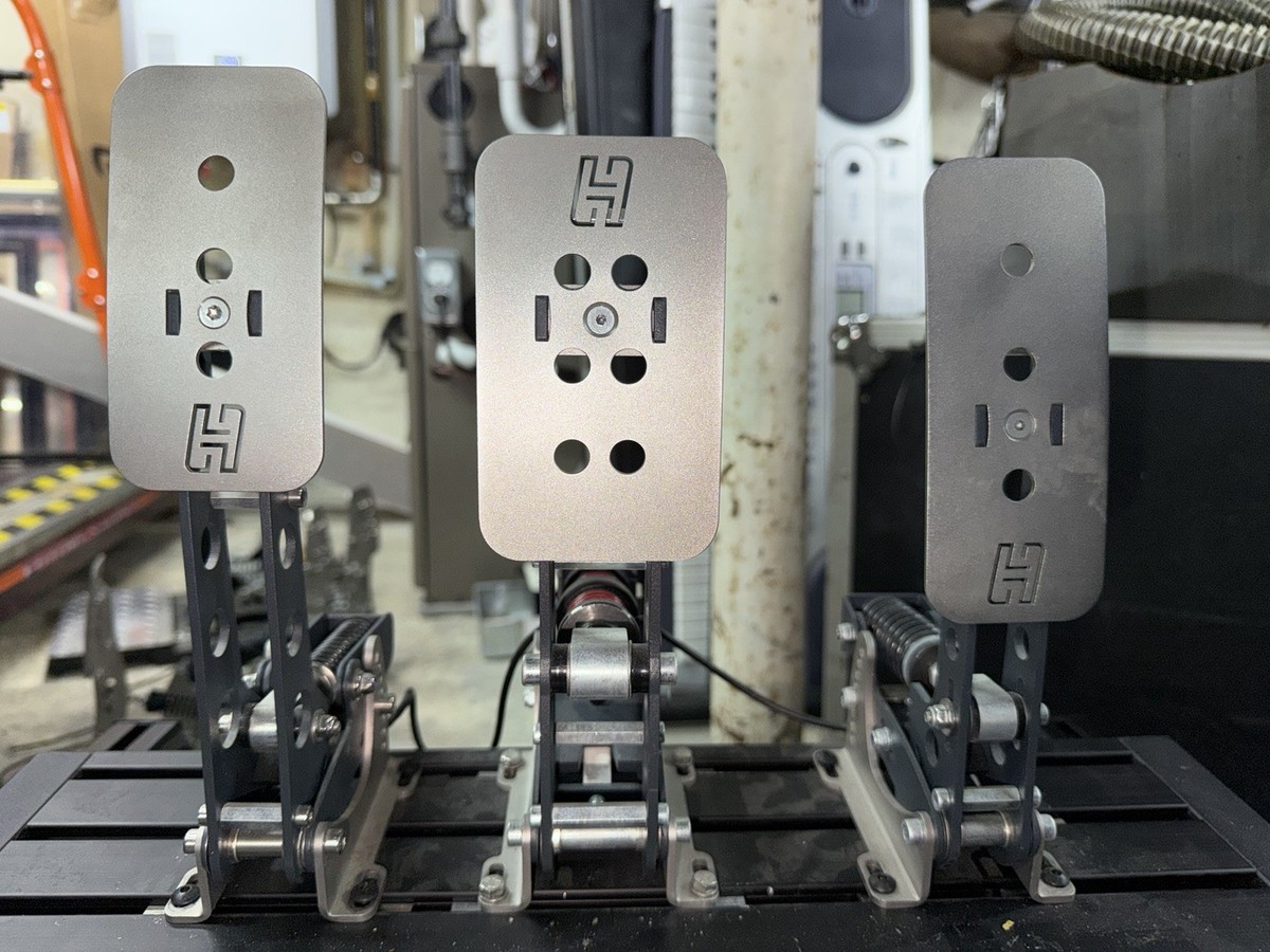 JPEG image Heusinkveld Sprint 3 Pedal Set - Image 1